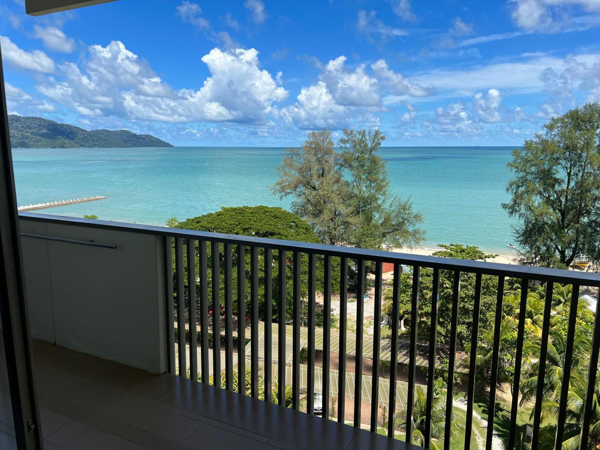 By The Sea Beach Front Apartment Batu Feringgi Exteriér fotografie